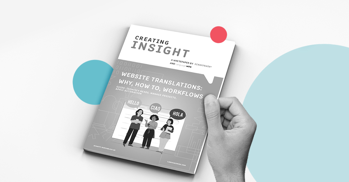 een hand aan de rechterkant om een boek vast te houden